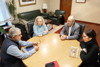 Reunión que la asociación mantuvo ayer con De la Fuente.