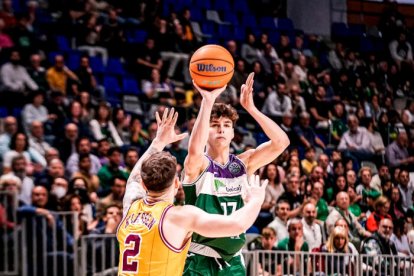 Saint-Esupéry, durante un partido con Unicaja.