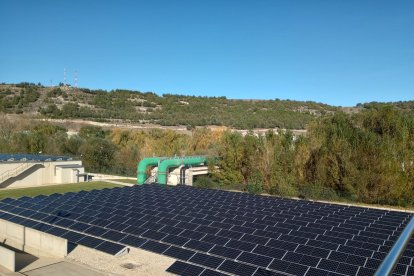 Placas solares en la depuradora de Burgos.