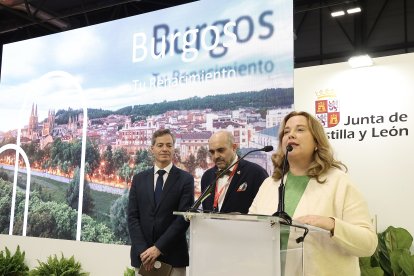 La alcaldesa de Burgos, Cristina Ayala, presenta la oferta de la capital burgalesa.