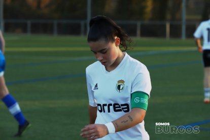 Irene marcó el primer gol de las blanquinegras y tuvo una constante presencia en el área rival.