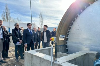 Suárez-Quiñones visita la depuradora de Torresandino.