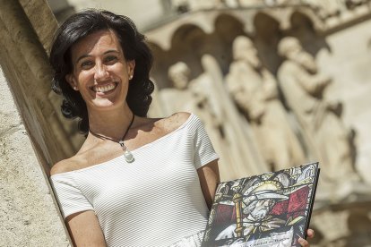 La profesora de la UBU Pilar Alonso Abad inaugura el nuevo curso de ‘Círculo Conocimiento’.