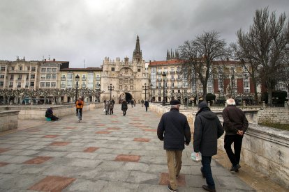 El Arco de Santa María forma parte de la ruta del Renacimiento ideada para presumir de legado, más allá de la Catedral. Y del río.