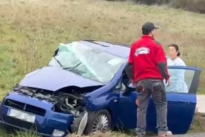 Detenido el conductor de un tractor tras arrollar un turismo en Valle de Mena.