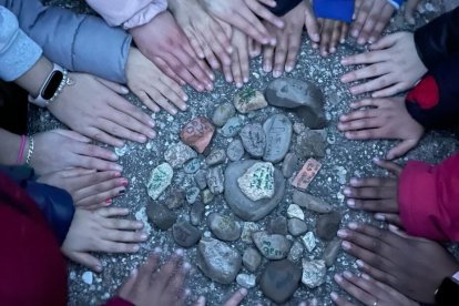 Actividad de los participantes del programa de Infancia de Burgos con motivo del Día de la Paz.