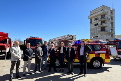 La directora general de la Agencia de Protección Civil y Emergencias, Irene Cortés Calvo, visitó hoy el parque de Bomberos