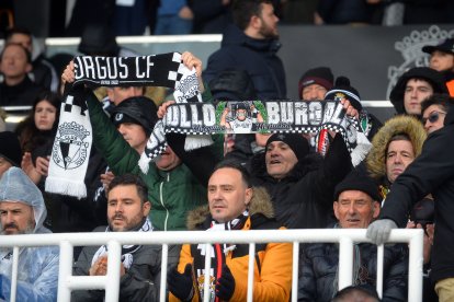 Imagen de aficionados en el partido entre el Burgos CF y el Sporting.