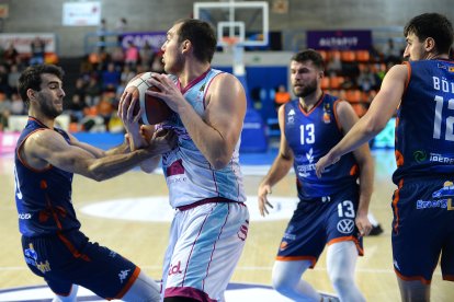 Ramón Vilà, durante un partido del Grupo Ureta Tizona Burgos.