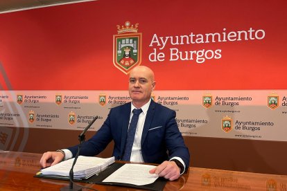 El concejal de Hacienda, Contratación y Patrimonio del Ayuntamiento de Burgos, Ángel Manzanedo.