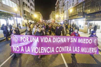 Miles de personas se movilizan por una mayor igualdad entre mujeres y hombres.