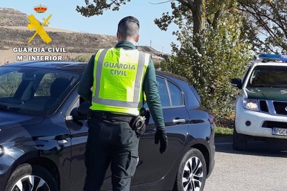 Imagen de archivo de un control de la Guardia Civil