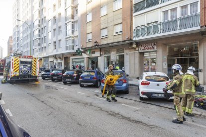 Imagen de los Bomberos durante una intervención en un incendio.