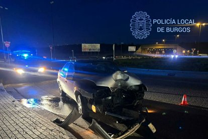 Imagen de vehículo accidentado.