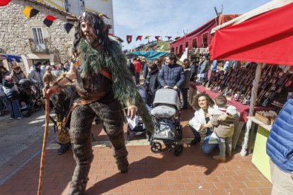 Mercado Medieval en el Pueblo Antiguo de Gamonal, muy animado este sábado.