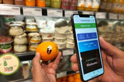 La etiqueta digital permite insertar un Código QR que lleva a un repositorio de información nutricional, de la empresa, de la comarca, certificados de calidad y marcas de garantía o denominaciones asociadas.