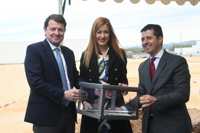 El presidente de la Junta de Castilla y León, Alfonso Fernández Mañueco, participa en el acto de puesta de primera piedra de la futura planta de Movilex, en Miranda de Ebro