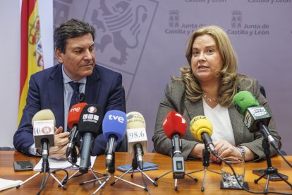 Fernández Carriedo y Ayala ofrecen los detalles de la cesión de la parcela junto al Silo.