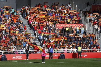 Imagen del público en el partido entre España y República Checa.