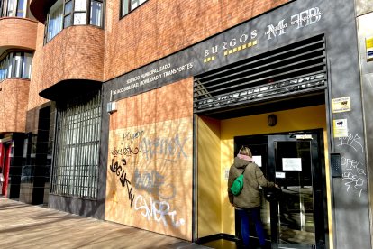 Oficinas del SMYT en la plaza Virgen del Manzano, Burgos.