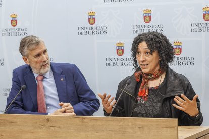 El rector de la UBU, Manuel Pérez Mateos, junto a la investigadora galardonada con una prestigiosa beca Advanced Grant, Cristina Valdiosera.