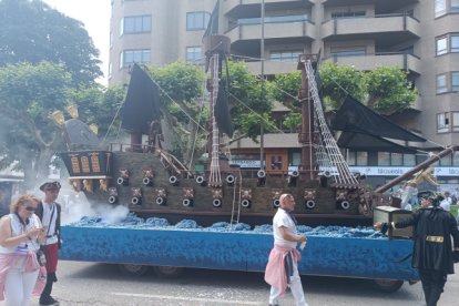 Desfile de carrozas de las Fiestas Patronales de San Pedro y San Pablo 2023