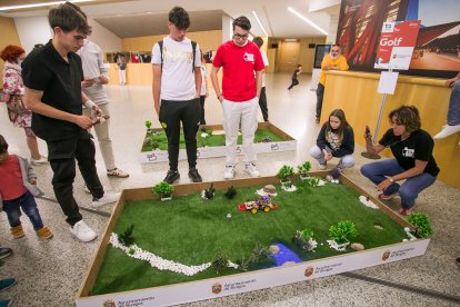 Participantes del VIII Asti Robotic Challenge en el que han participado los 36 equipos finalistas.
