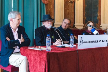 Pablo del Barco estuvo acompañado por Ignacio González, a su izquierda, y a su derecha Eduardo López de la Cal y Jovita Briones.