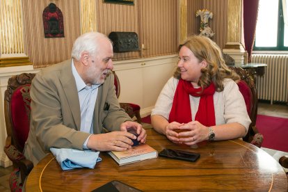 José Luís López Linares se reunió con la alcaldesa  Cristiana Ayala