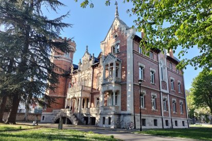 Los jardines del Palacio de la Isla, sede del Instituto Castellano y Leónes de la Lengua, acogerán las veinte casetas de la feria.