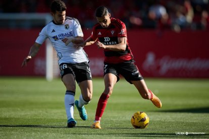 Imagen del partido entre el CD Mirandés y el Burgos CF.