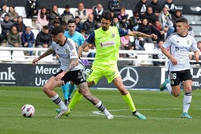 Imagen del partido entre el Burgos CF y el Amorebieta.