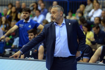 Cuspinera, durante el partido en el Coliseum contra Oviedo.