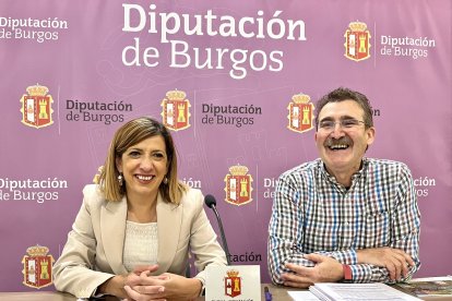 La portavoz del Grupo Provincial Socialista Nuria Barrio junto al diputado Ignacio Grajal