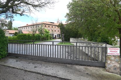 El monasterio de Santa Clara permanece cerrado a las visitas tras el anuncio de la comunidad de clarisas de situarse bajo la tutela del excomulgado Pablo de Rojas