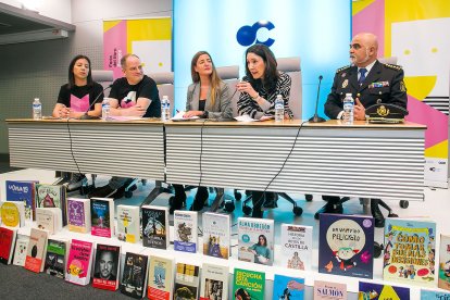 Representantes de los libreros, Ayuntamiento, Fundación Círculo yPolicía Nacional presentaron la cita.