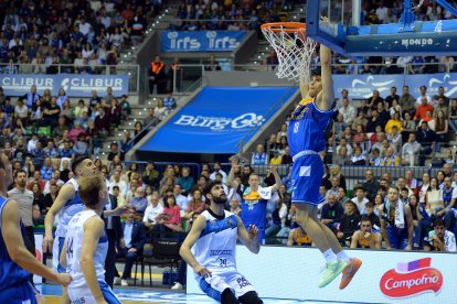 Imagen del partido entre el San Pablo y el Fuenlabrada.