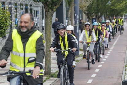 Un momento del itinerario urbano realizado este jueves por los escolares del Colegio Venerables, de Burgos.