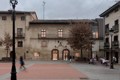 Fachada de la Casa de las Cadenas.