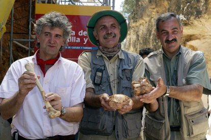 Presentación de los hallazgos de la campaña de 2003.