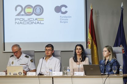 La Jornada de información y asesoramiento sobre delitos de odio unió a agentes de las Fuerzas de Seguridad con colectivos sociales que trabajan sobre el terreno.