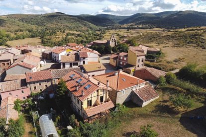 La localidad es una de las puertas de entrada a la sierra de la Demanda