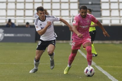 Imagen del partido entre el Burgos CF y el Tenerife.