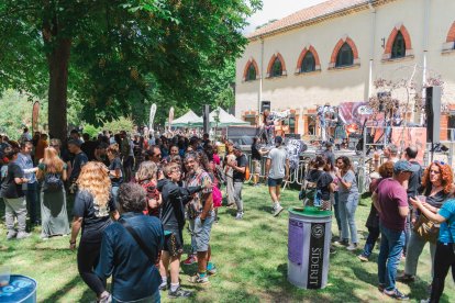 Paella solidaria, juegos familiares, música, actividades, asociaciones se dieron cita en esta propuesta que ha llegado para quedarse