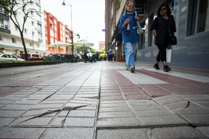 Estado de la zona más deteriorada de la calle Calzadas en la ciudad de Burgos.