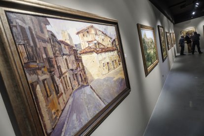 Exposición sobre el Concurso Nacional de Pintura Ciudad de Frías en la sala Círculo Solidario.