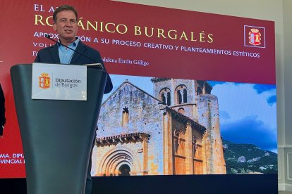 Borja Suárez, presidente de la Diputación Provincial en la presentación de los últimos volúmenes.