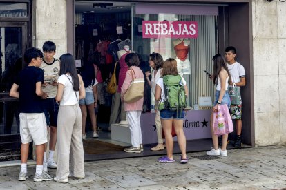 Los comercios del centro iniciaban las ofertas estivales esta semana, mientras que los de Gamonal aguardarán al 1 de julio.