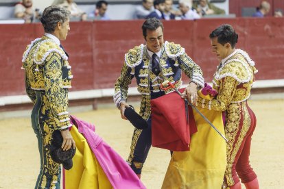 Ismael Martín tomó la alternativa en el Coliseum.