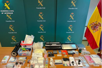 Material incautado por la Guardia Civil.